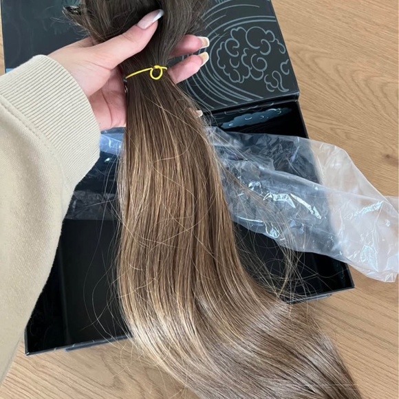 Clip In Hair Extensions - Picture 6 of 8